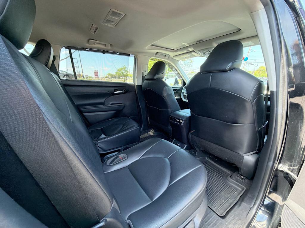 Thumbnail: 2021 Toyota Highlander - 26