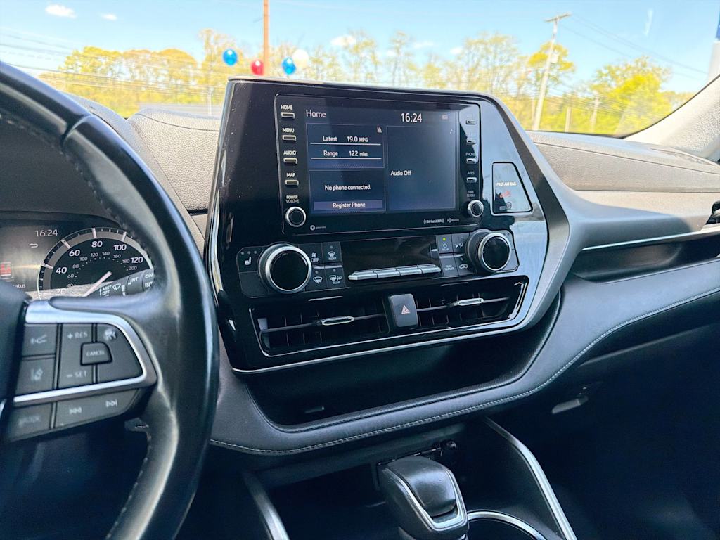 Thumbnail: 2021 Toyota Highlander - 15