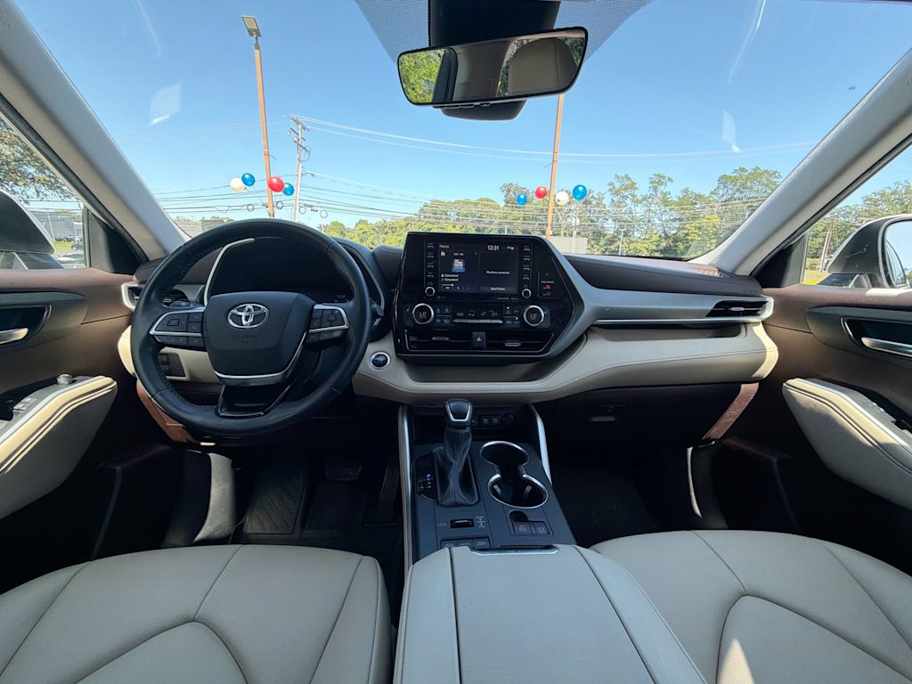 Thumbnail: 2021 Toyota Highlander - 13