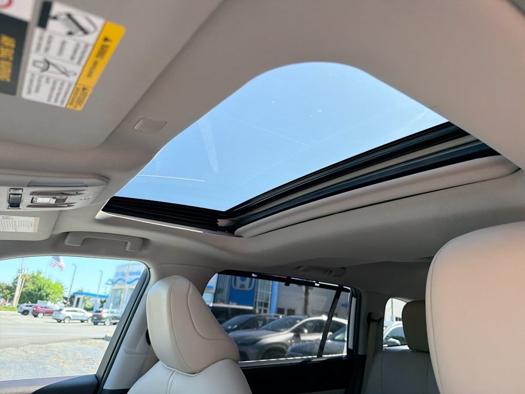 Thumbnail: 2021 Toyota Highlander - 29