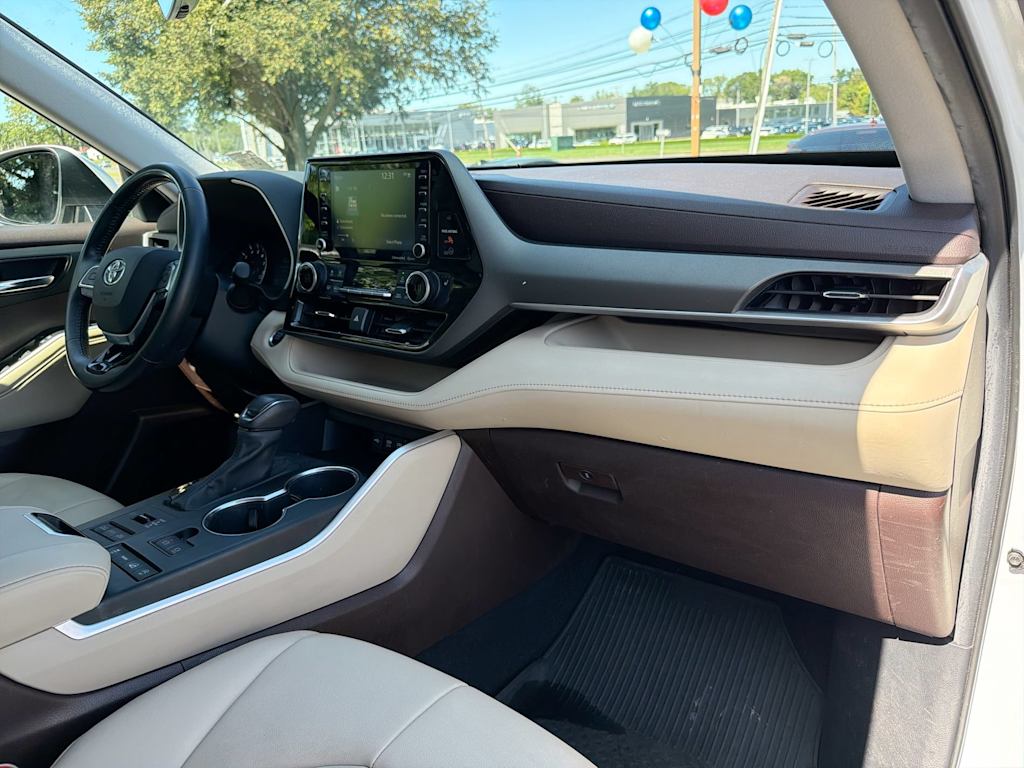 Thumbnail: 2021 Toyota Highlander - 9