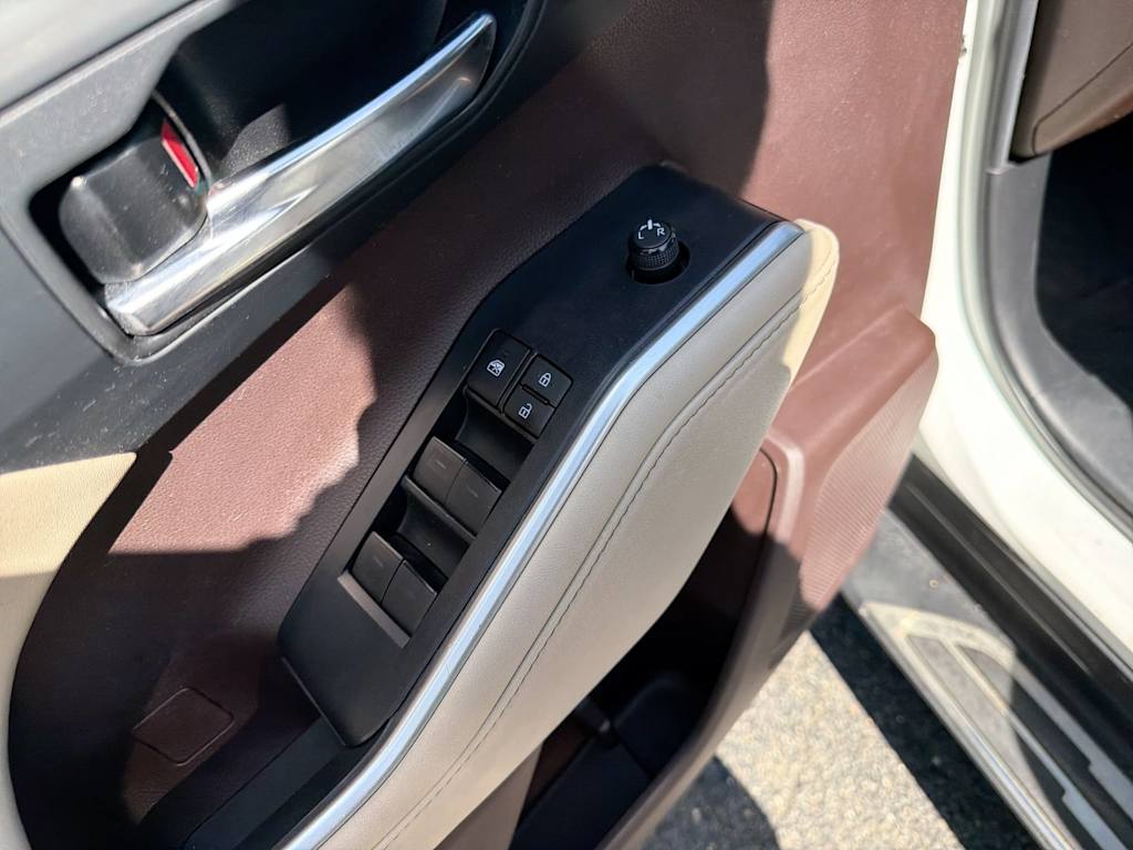 Thumbnail: 2021 Toyota Highlander - 28
