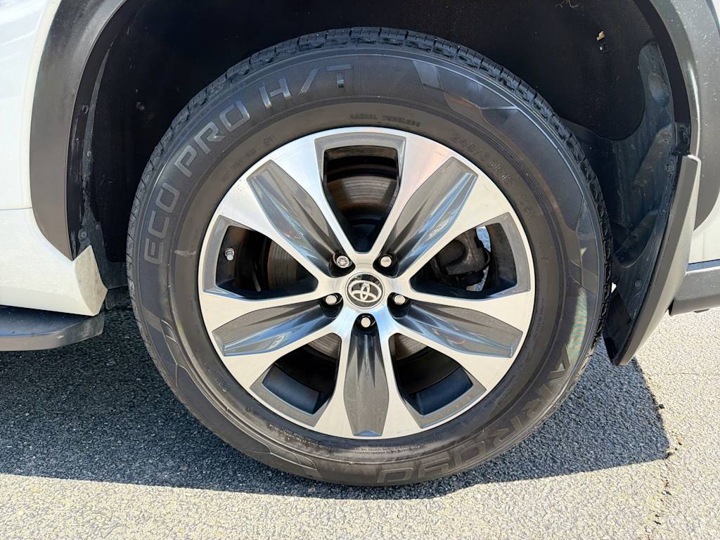 Thumbnail: 2021 Toyota Highlander - 8