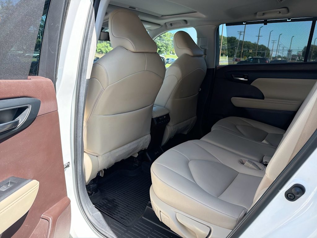 Thumbnail: 2021 Toyota Highlander - 12