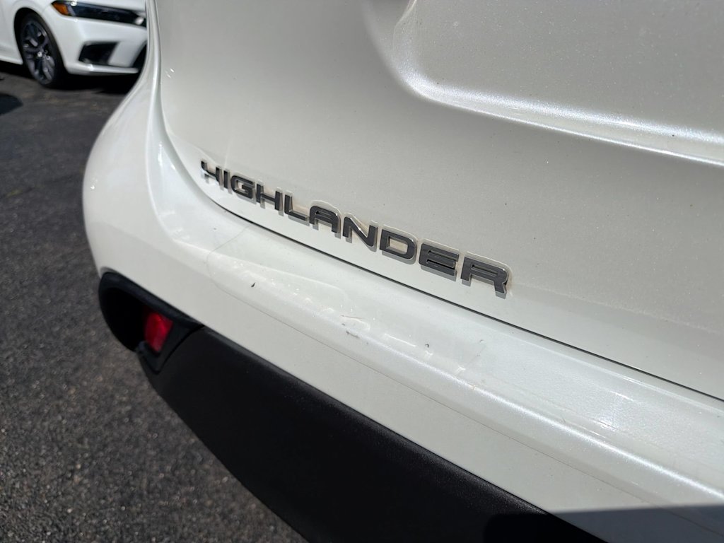 Thumbnail: 2021 Toyota Highlander - 7