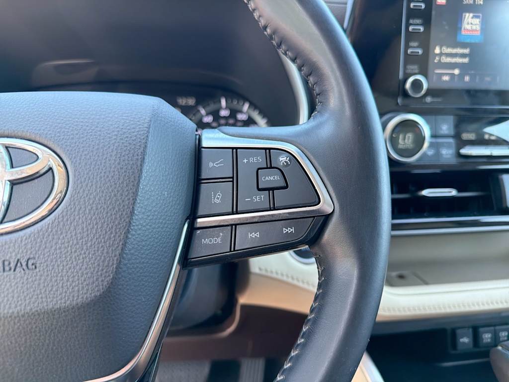 Thumbnail: 2021 Toyota Highlander - 31