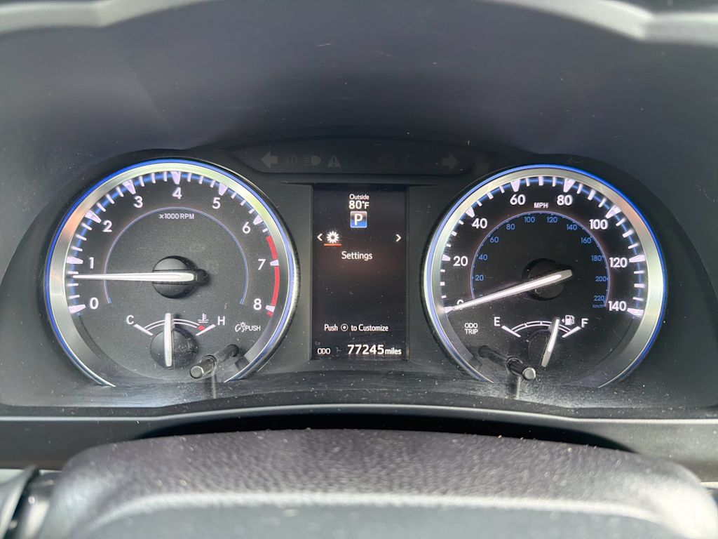 Thumbnail: 2015 Toyota Highlander - 15