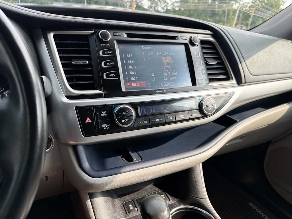 Thumbnail: 2015 Toyota Highlander - 13