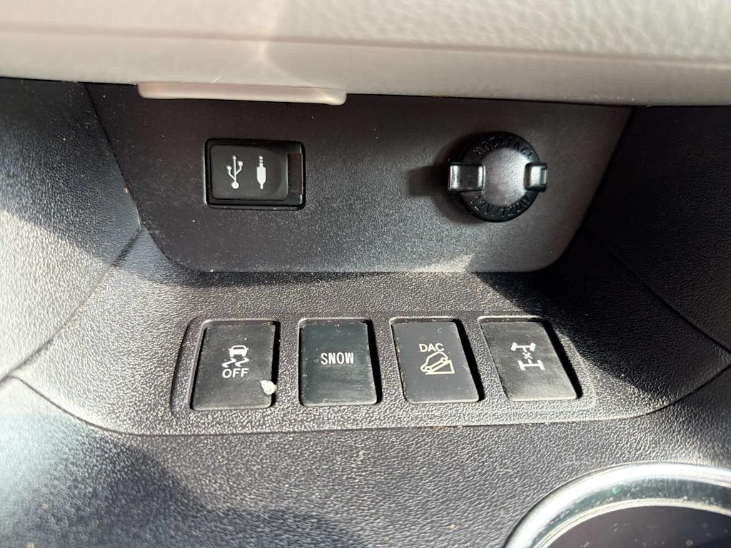 Thumbnail: 2015 Toyota Highlander - 34