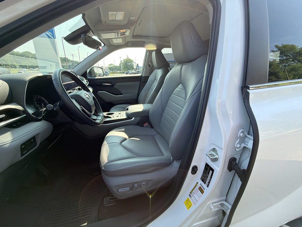 Thumbnail: 2024 Toyota Highlander - 27