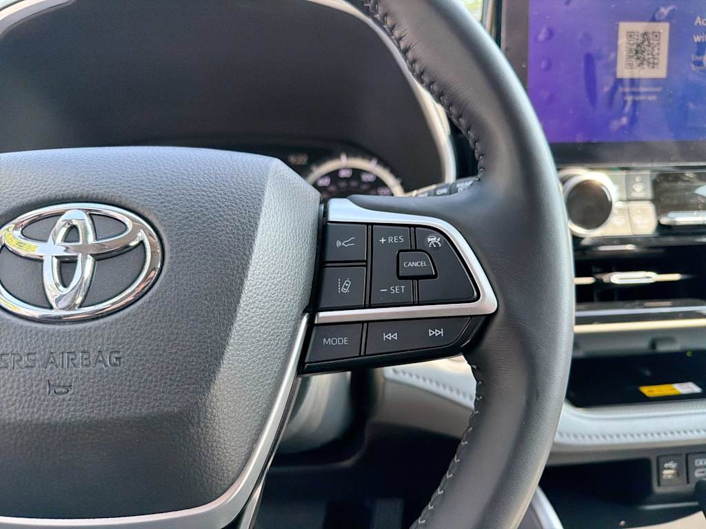 Thumbnail: 2024 Toyota Highlander - 31