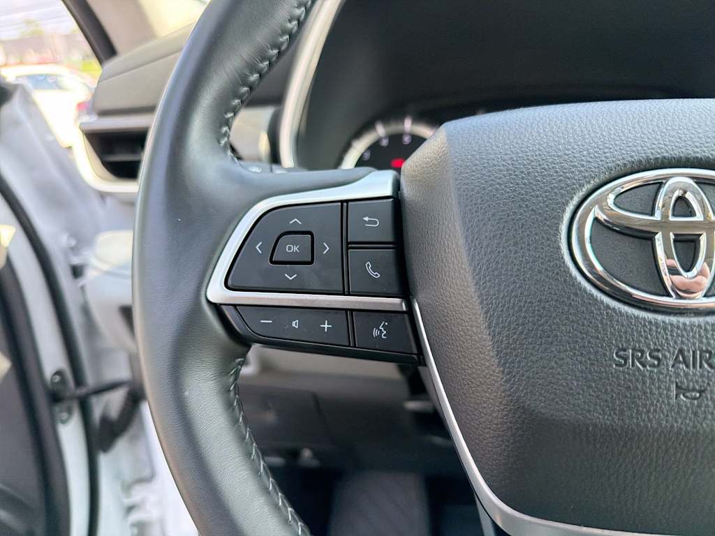Thumbnail: 2024 Toyota Highlander - 30