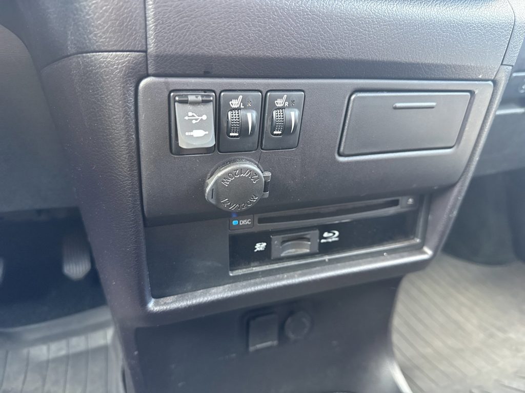 Thumbnail: 2017 Toyota Sienna - 19