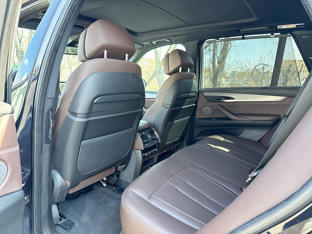 2016 BMW X5 xDrive50i 12