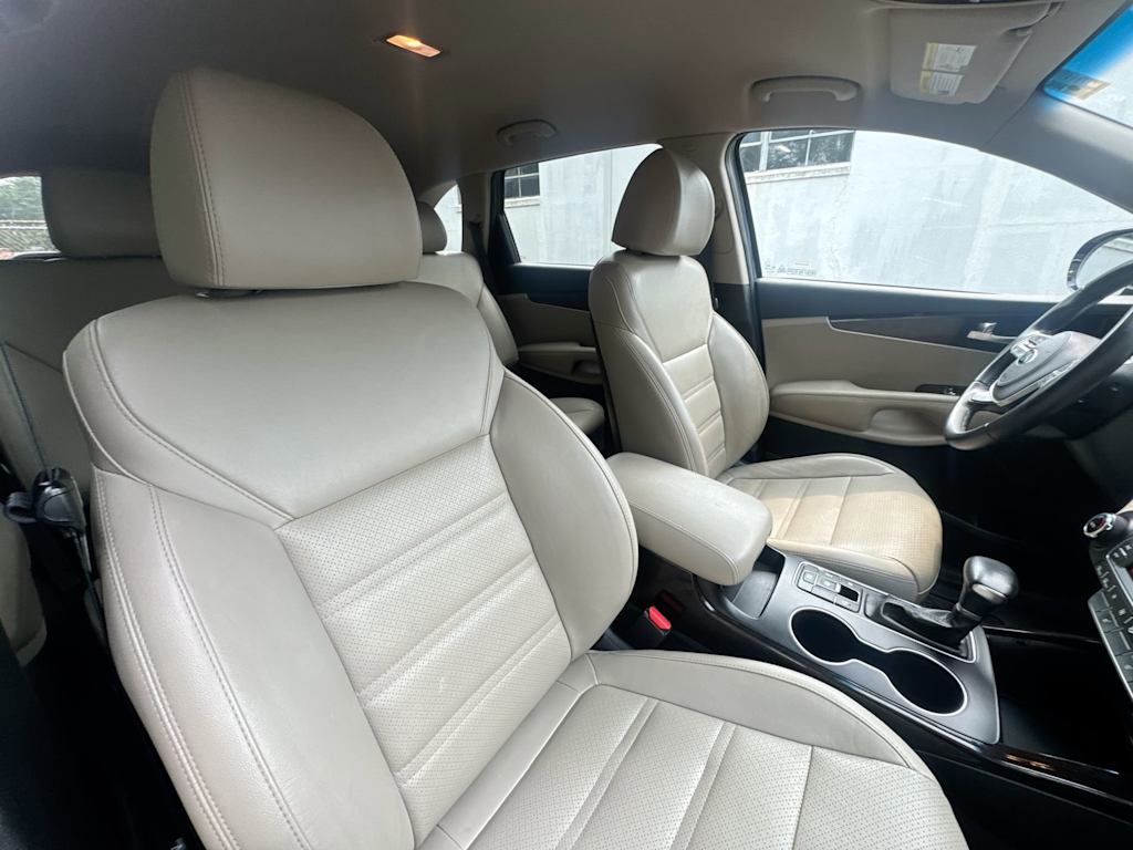 Thumbnail: 2019 Kia Sorento - 26