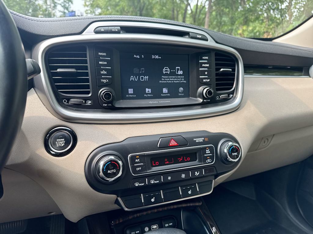 Thumbnail: 2019 Kia Sorento - 14