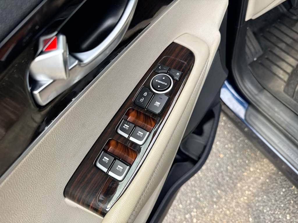 Thumbnail: 2019 Kia Sorento - 28