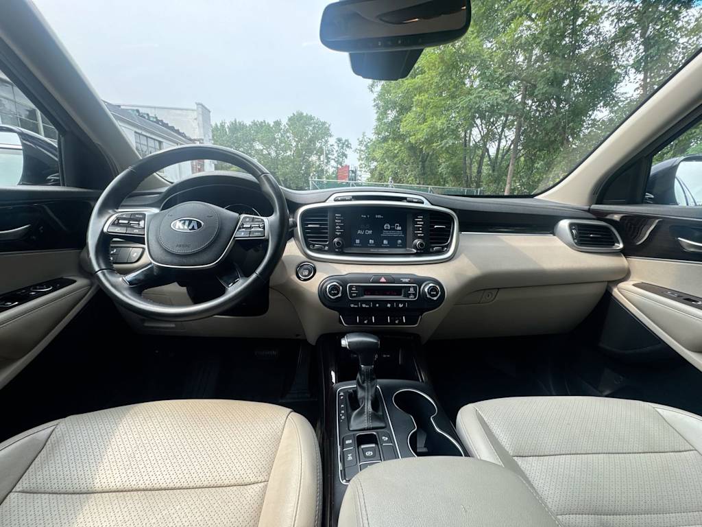 Thumbnail: 2019 Kia Sorento - 12