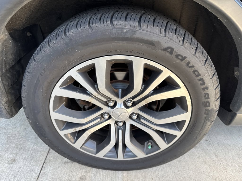 Thumbnail: 2016 Mitsubishi Outlander - 6