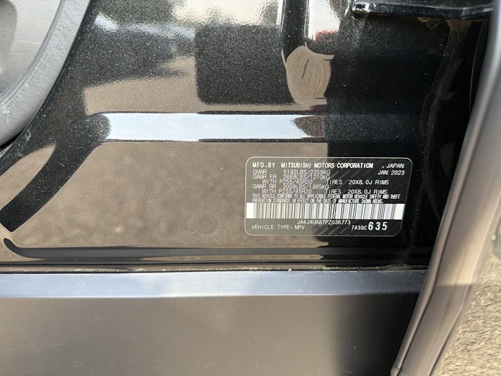 Thumbnail: 2023 Mitsubishi Outlander - 13