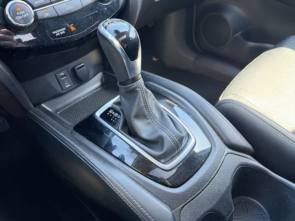 Thumbnail: 2017 Nissan Rogue Sport - 16