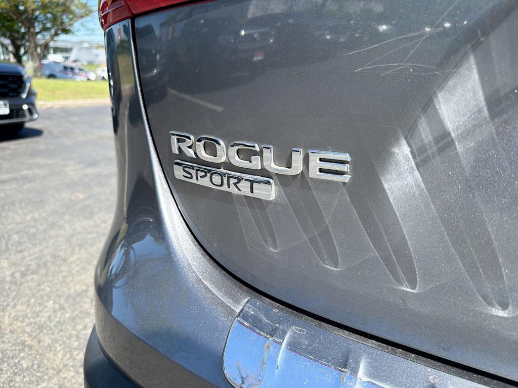 Thumbnail: 2017 Nissan Rogue Sport - 7
