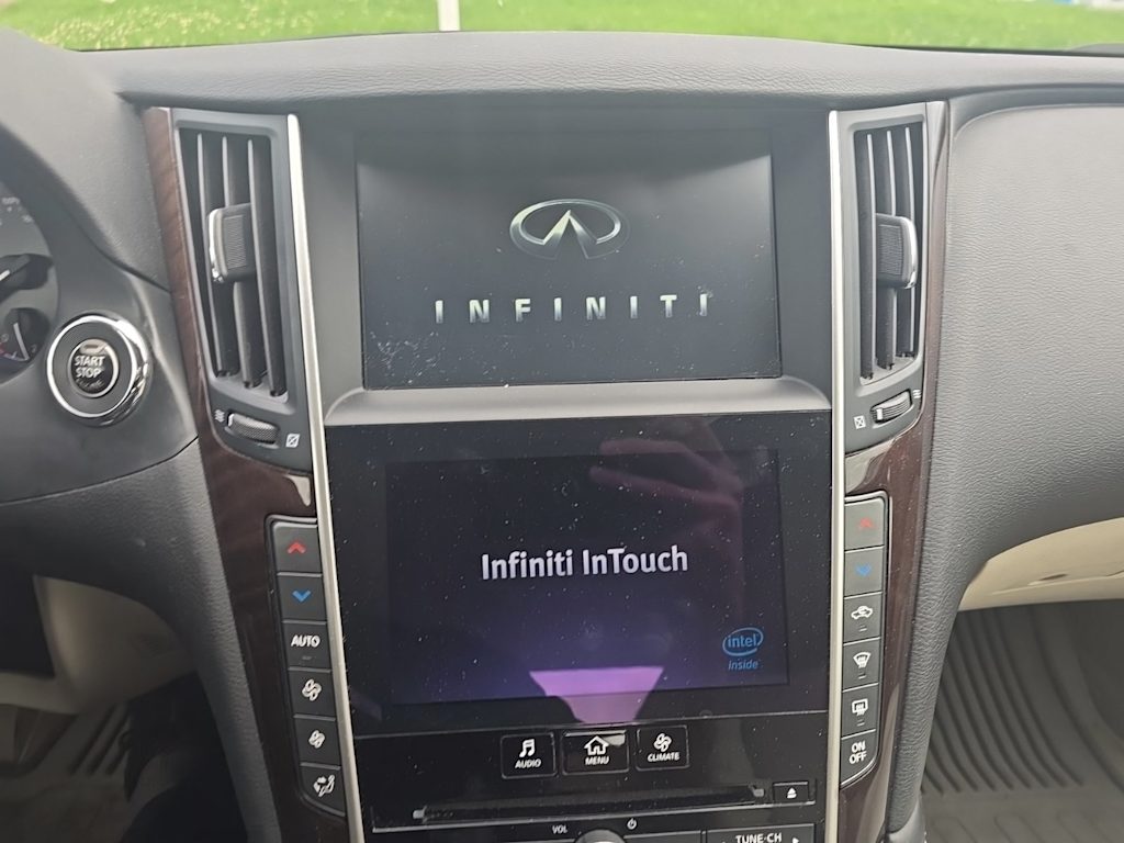 Thumbnail: 2014 INFINITI Q50 - 15