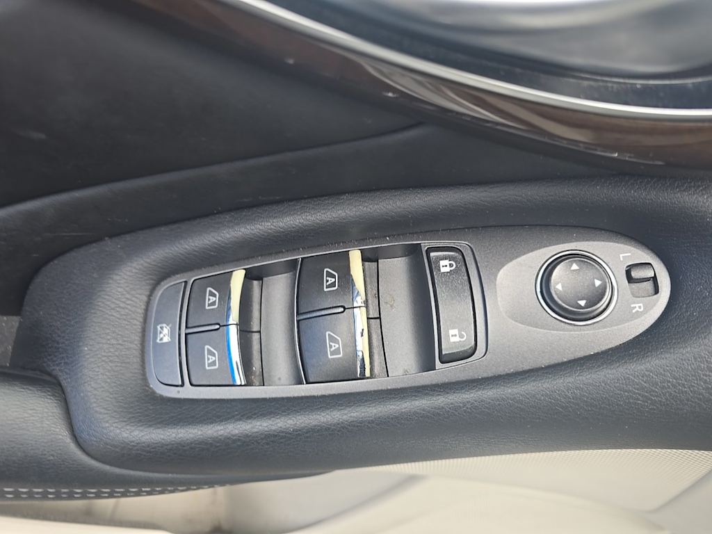 Thumbnail: 2014 INFINITI Q50 - 25