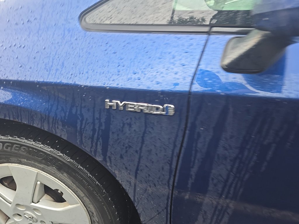 Thumbnail: 2011 Toyota Prius - 17