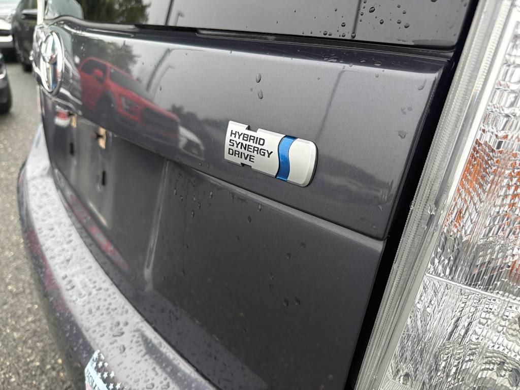 Thumbnail: 2013 Toyota Prius - 23