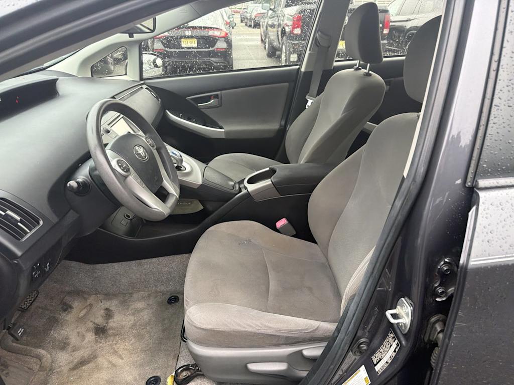 Thumbnail: 2013 Toyota Prius - 9