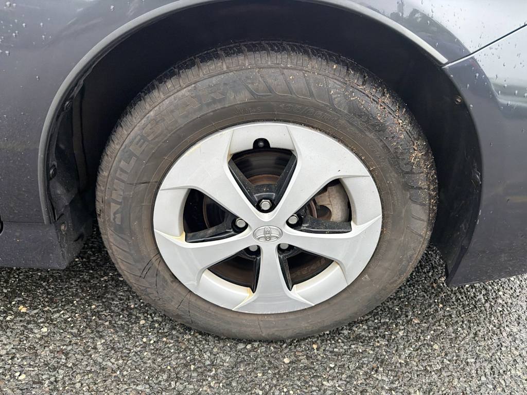 Thumbnail: 2013 Toyota Prius - 25
