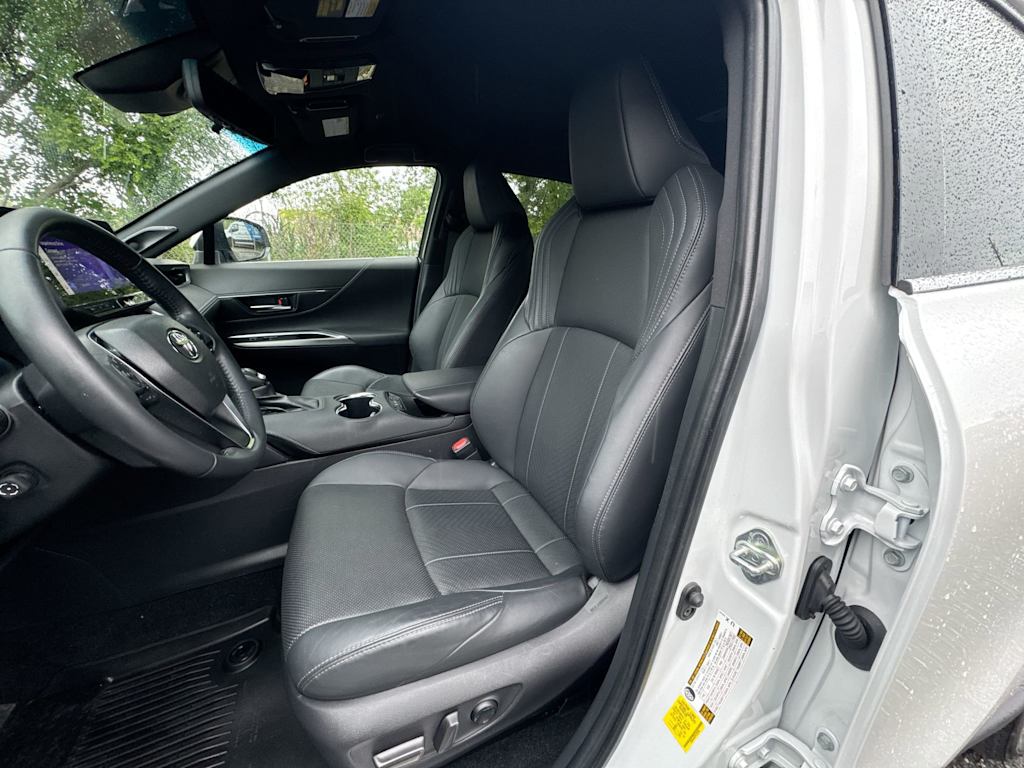 2023 Toyota Venza Limited 26