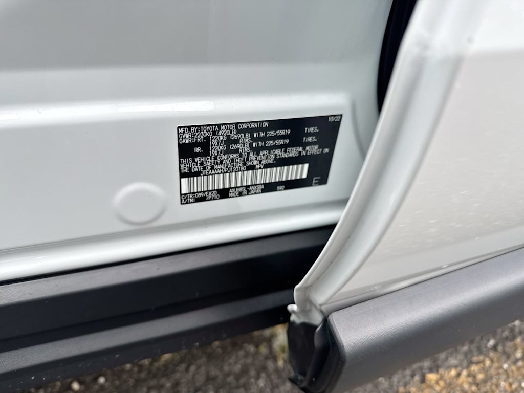 2023 Toyota Venza Limited 33