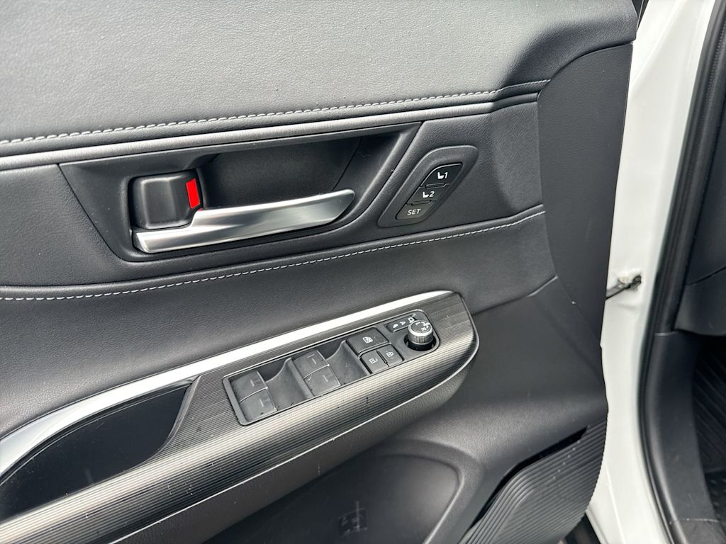 2023 Toyota Venza Limited 27