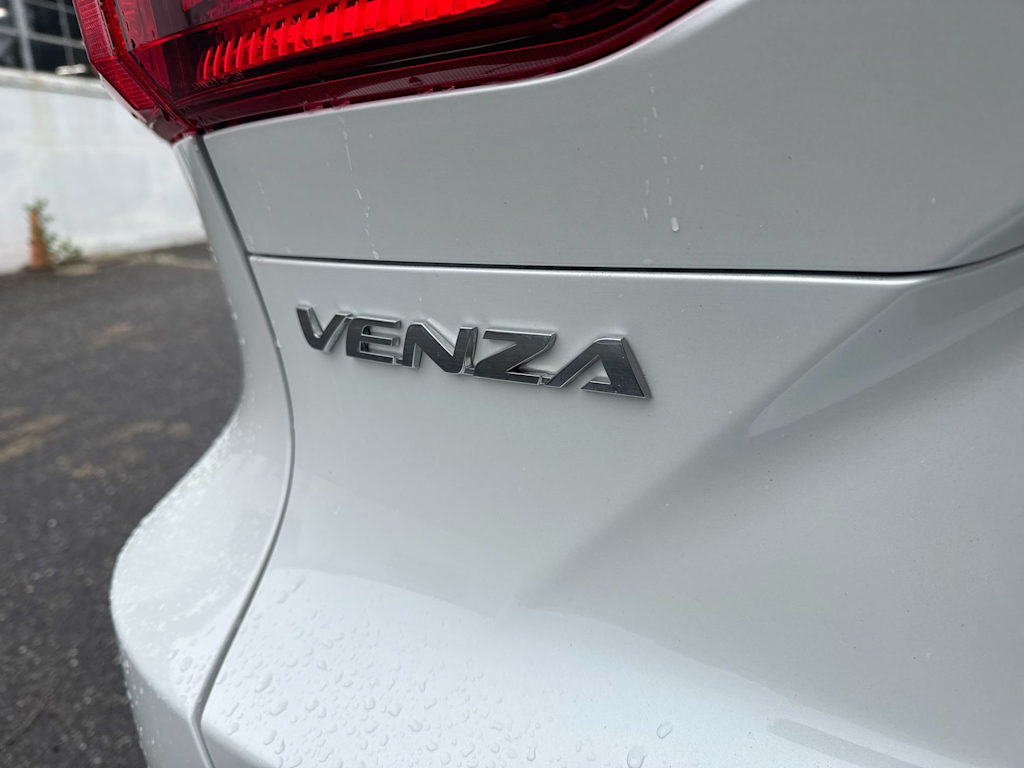 2023 Toyota Venza Limited 6