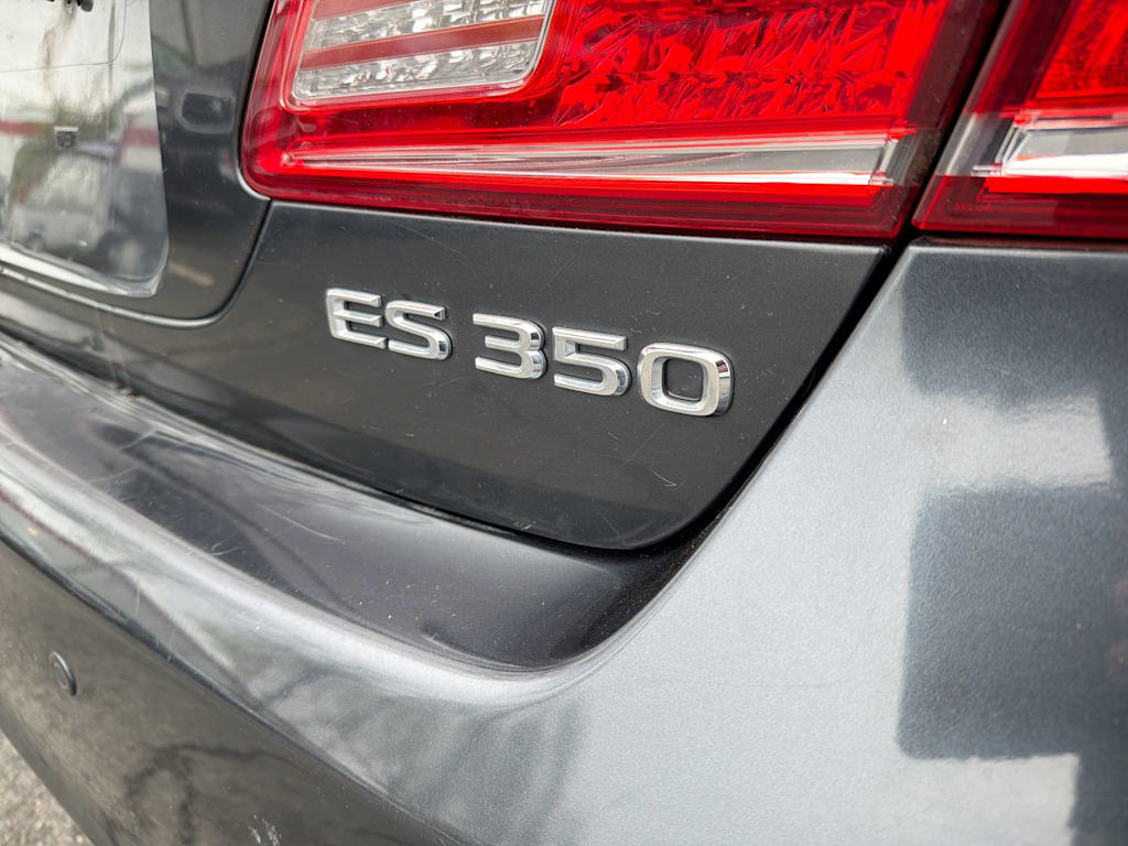 Thumbnail: 2011 Lexus ES - 6