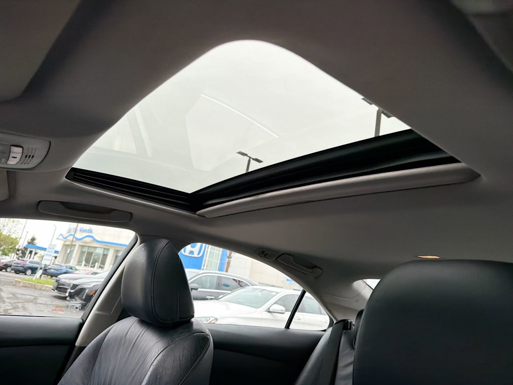 Thumbnail: 2011 Lexus ES - 30