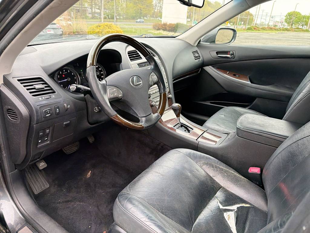 Thumbnail: 2011 Lexus ES - 2