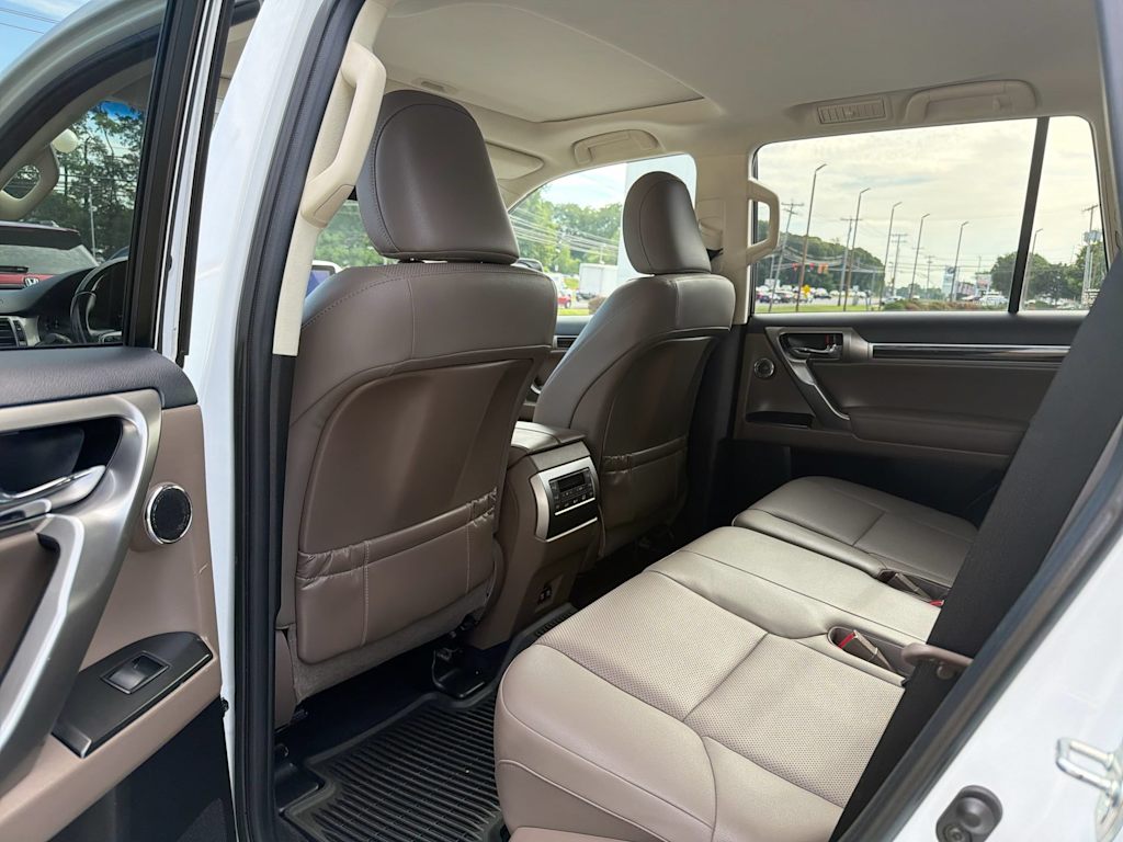 Thumbnail: 2022 Lexus GX - 11