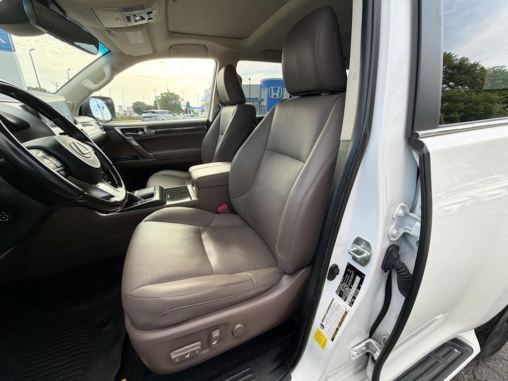 Thumbnail: 2022 Lexus GX - 27