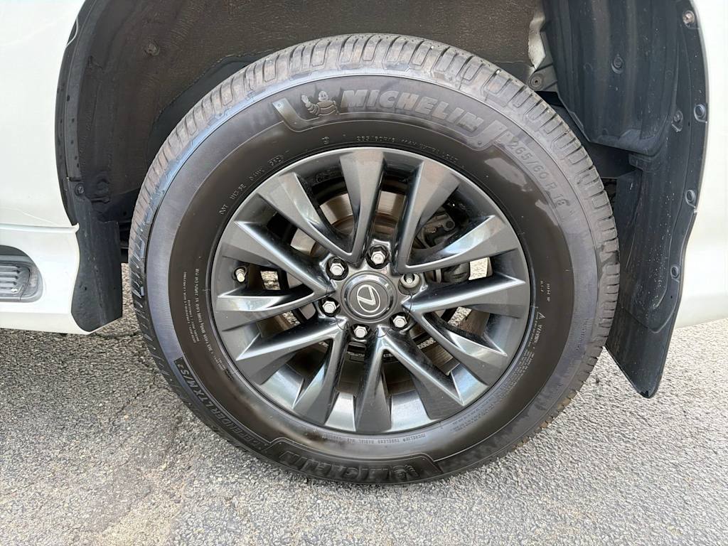 Thumbnail: 2022 Lexus GX - 7