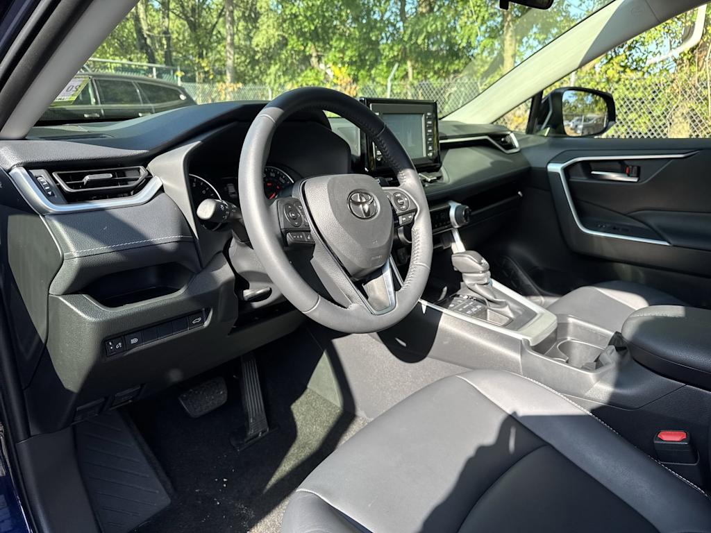 2019 Toyota RAV4 XLE Premium 2