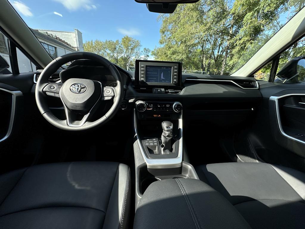 2019 Toyota RAV4 XLE Premium 13