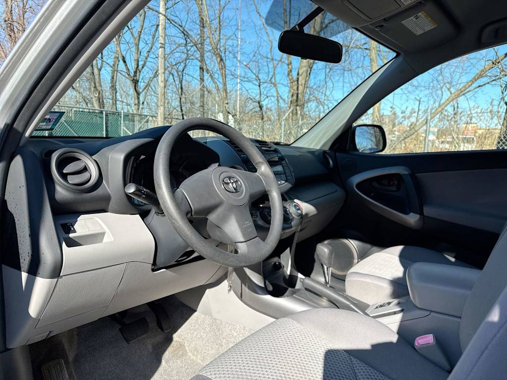 2007 Toyota RAV4 Base 2