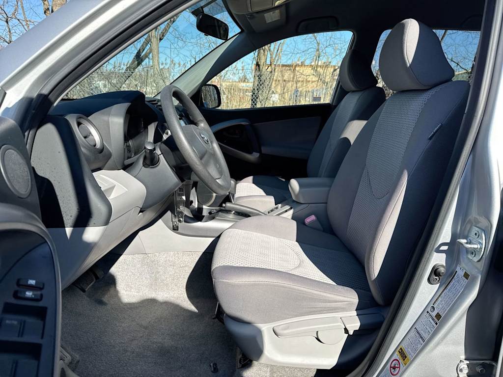 2007 Toyota RAV4 Base 7