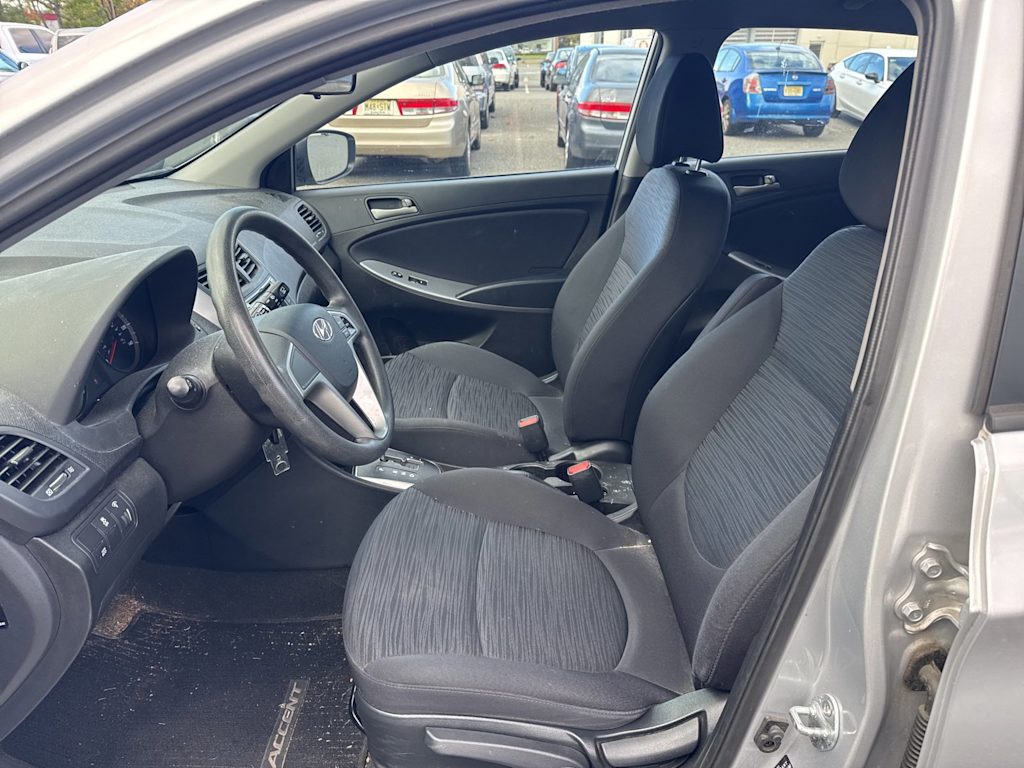 Thumbnail: 2017 Hyundai Accent - 9