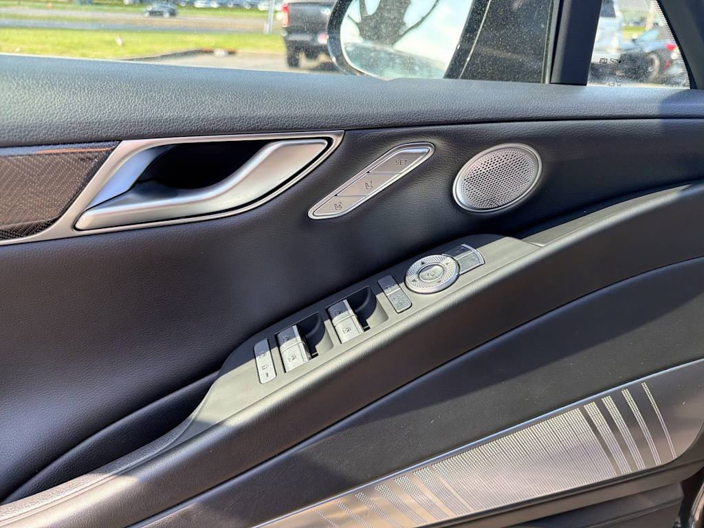 Thumbnail: 2023 Genesis G80 - 30