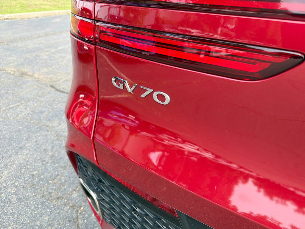 Thumbnail: 2023 Genesis GV70 - 7