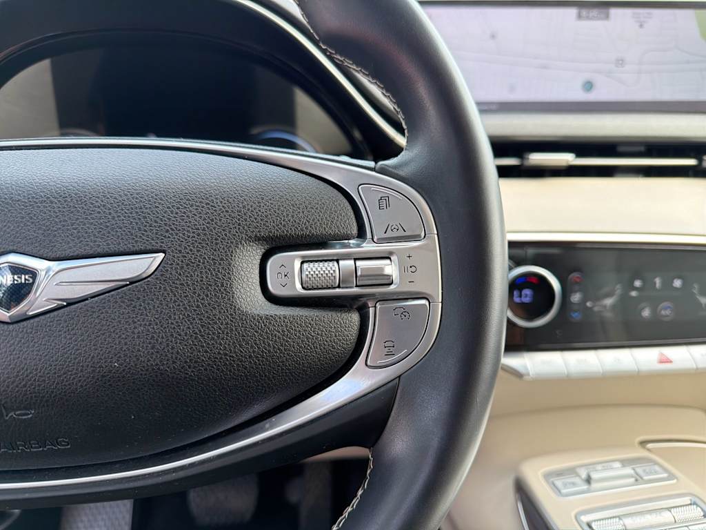 Thumbnail: 2023 Genesis GV70 - 31